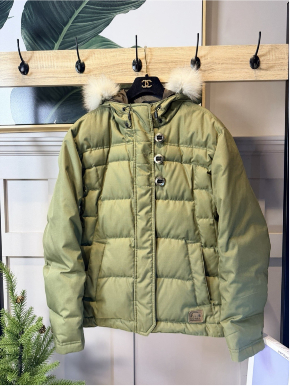 SOREL WOMEN'S OLIVE GREEN DOWN FEATHER PUFFER JACKET FAUX FUR FLEECE LINED M